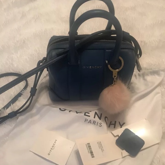 ❌SOLD❌ GIVENCHY LUCREZIA MINI ❌SOLD❌ - Picture 4 of 5